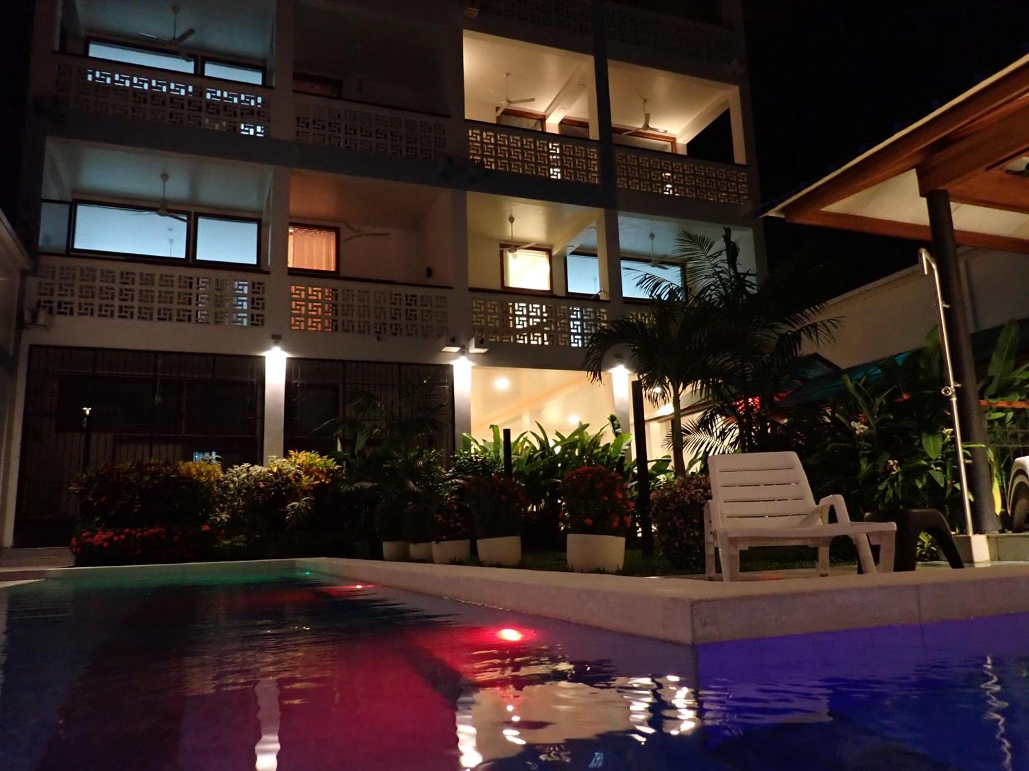 イキトスMorona Flats & Pool - 70 M2アパートメント エクステリア 写真